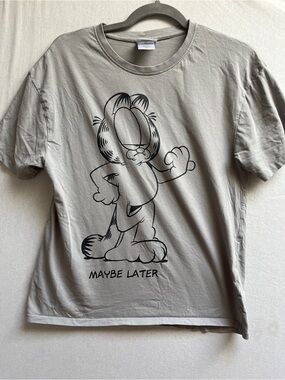 Garfield 'Maybe Later' Graphic Tee Sz S